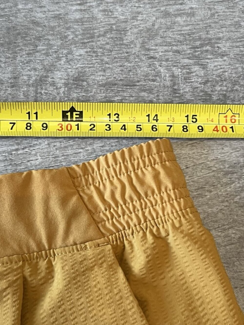Athleta Women’s Textured Brooklyn Shorts Size 10 Athletic Athleisure Mustard - Picture 4 of 7